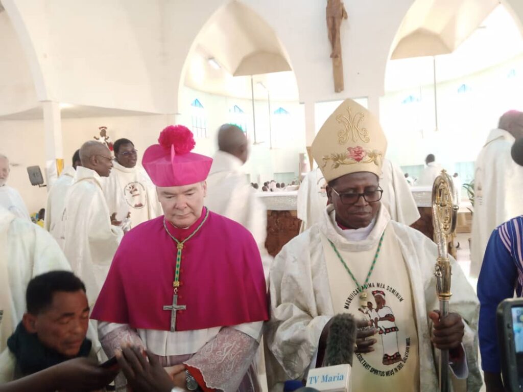 Religion : les catholiques du Burkina Faso prient pour la paix